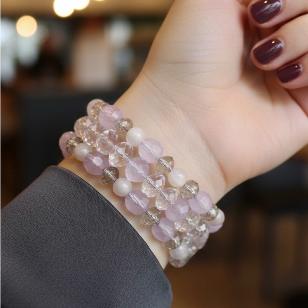 Bracelet with moon glow, resin and glass beads